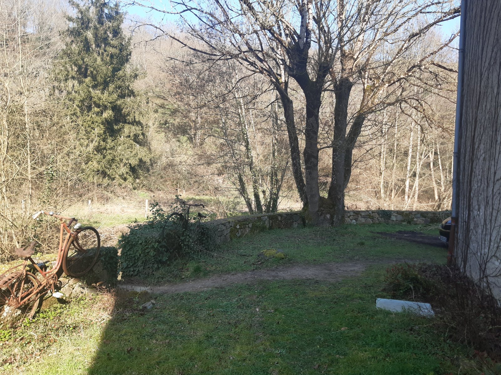 Visuel de ESSAI